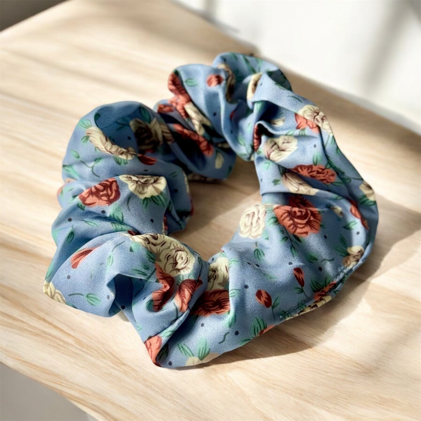 Scarlet Bloom 3-Pack Hair Scrunchies – Red Flower Detail
