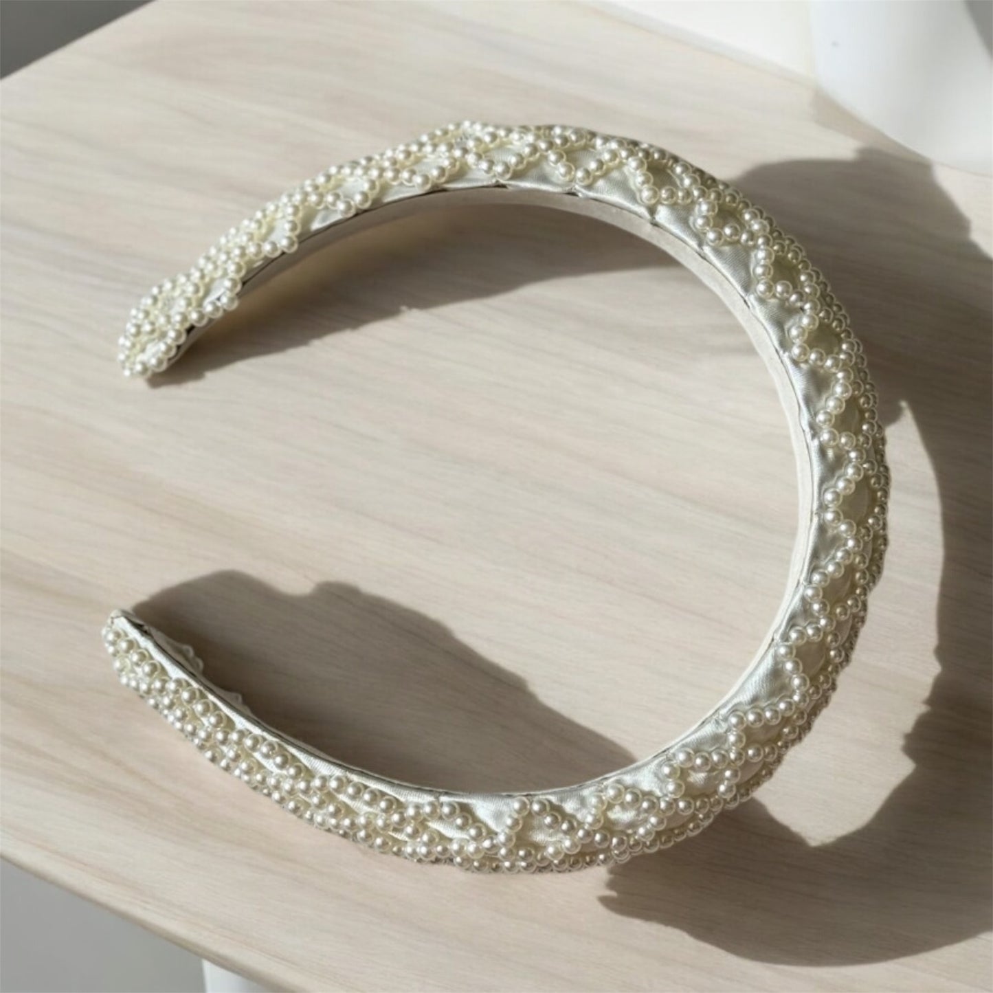 Pearl Radiance Headband – White Pearl Hair Accessory for Special Occasions