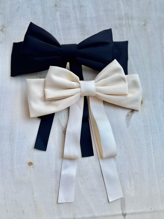 Creamy Elegance Handcrafted Bow Clip – Soft Cream Hair Accessory