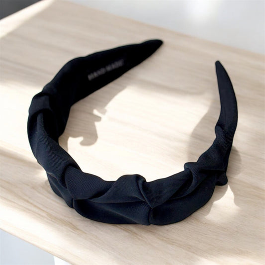 Elegant Knotted Headband – Classic Black Hair Accessory