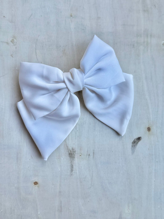 White Bow Hair Clip – Elegant & Chic Hair Accessory